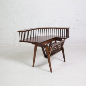 Mesa Revisteiro Em Madeira