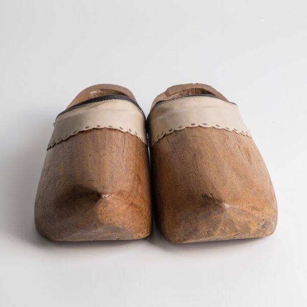 Par De Sapatos De Pau - Imagem 2