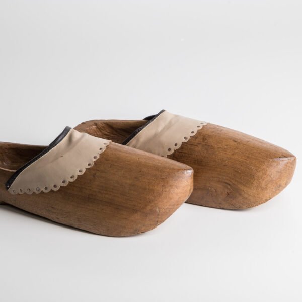 Par De Sapatos De Pau - Imagem 5