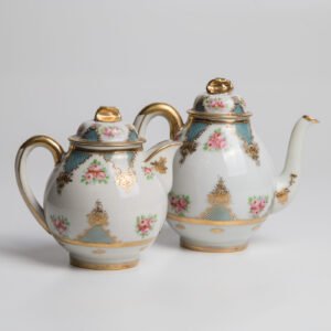 Conjunto De Bule E Leiteira Em Porcelana