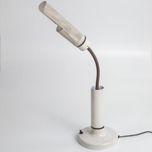Luminária De Mesa Articulada Em Metal