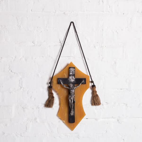 Crucifixo Em Resina E Metal